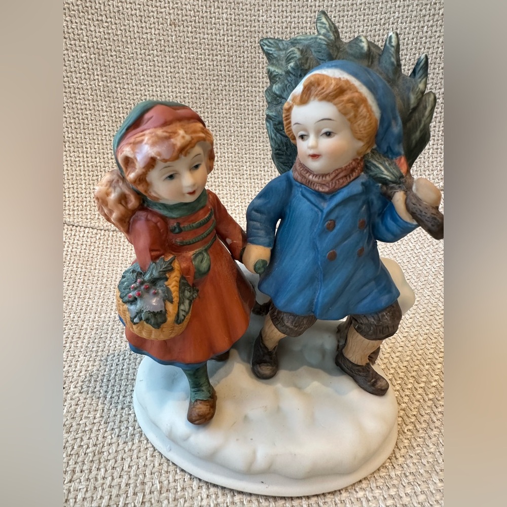 Avon 1981 Christmas Memories Sharing the Christmas Spirit